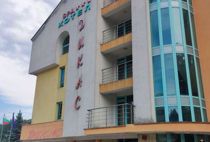 place-image-gallery-0