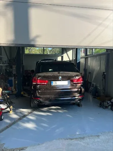 place-image-gallery-1