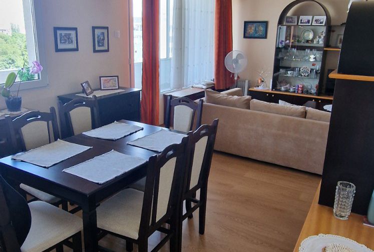 place-image-gallery-2