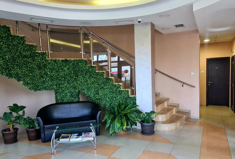 place-image-gallery-1