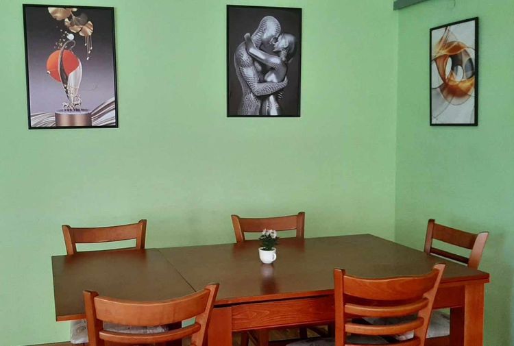 place-image-gallery-1