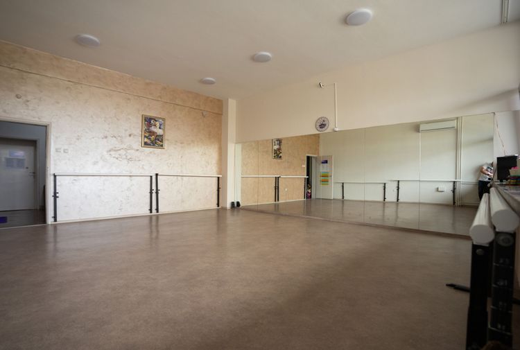 place-image-gallery-3