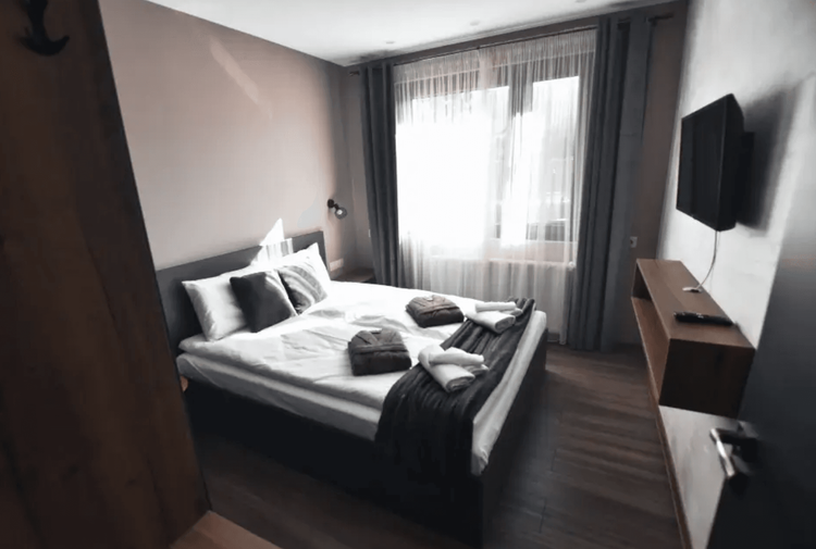 place-image-gallery-5