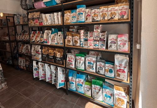 pet-it-shopandgrooming-sofiya-centur-gallery-image-main